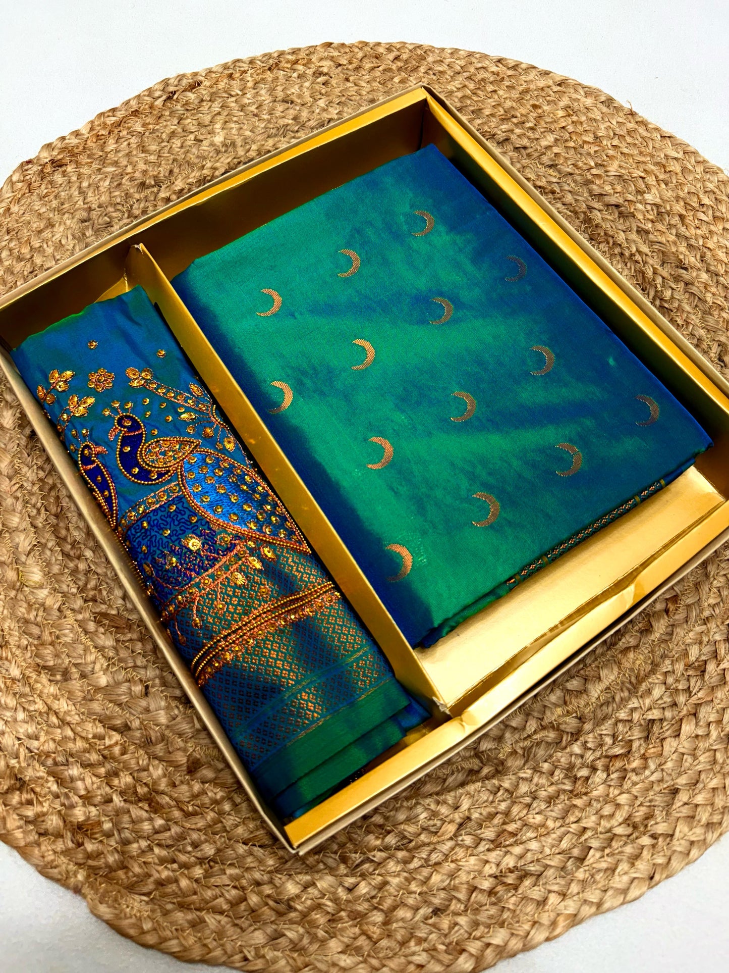 Handmade Chandrakala Kalanjali Paithani with Handwoven Aariwork Blouse - Kalavya