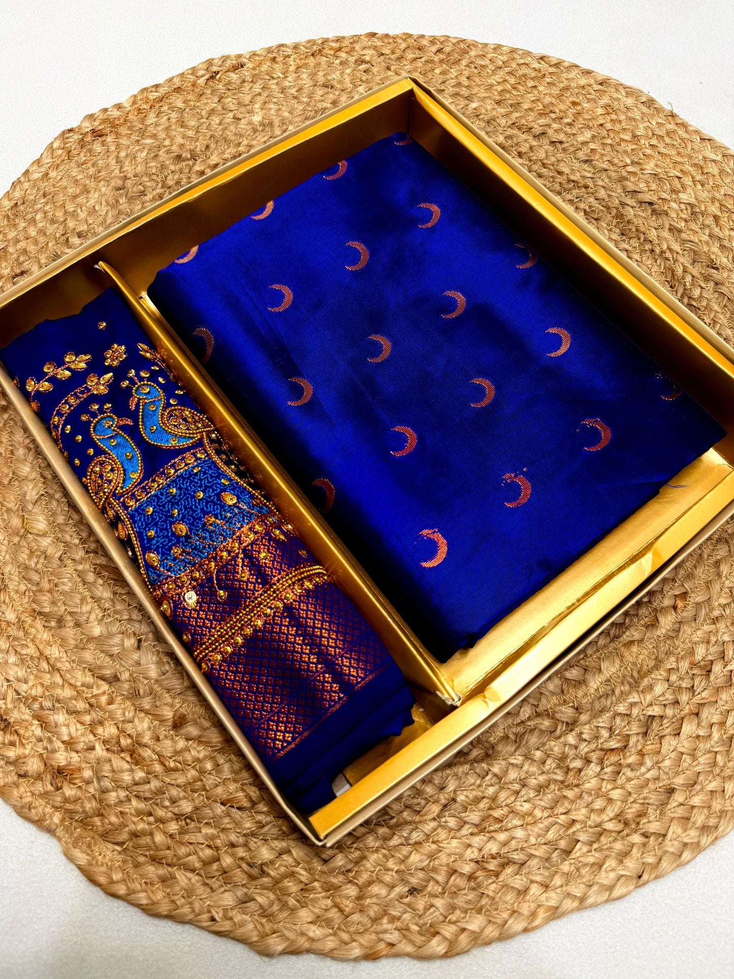 Handmade Chandrakala Kalanjali Paithani with Handwoven Aariwork Blouse - Kalavya