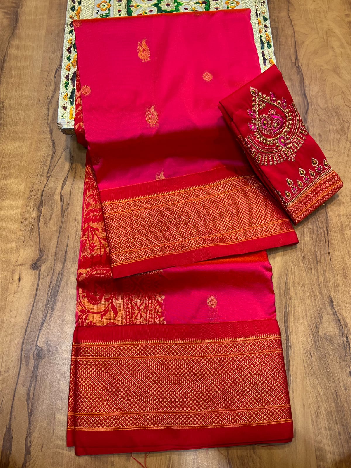Kadiyal Paithani With Work Blouse Piece - Kalavya