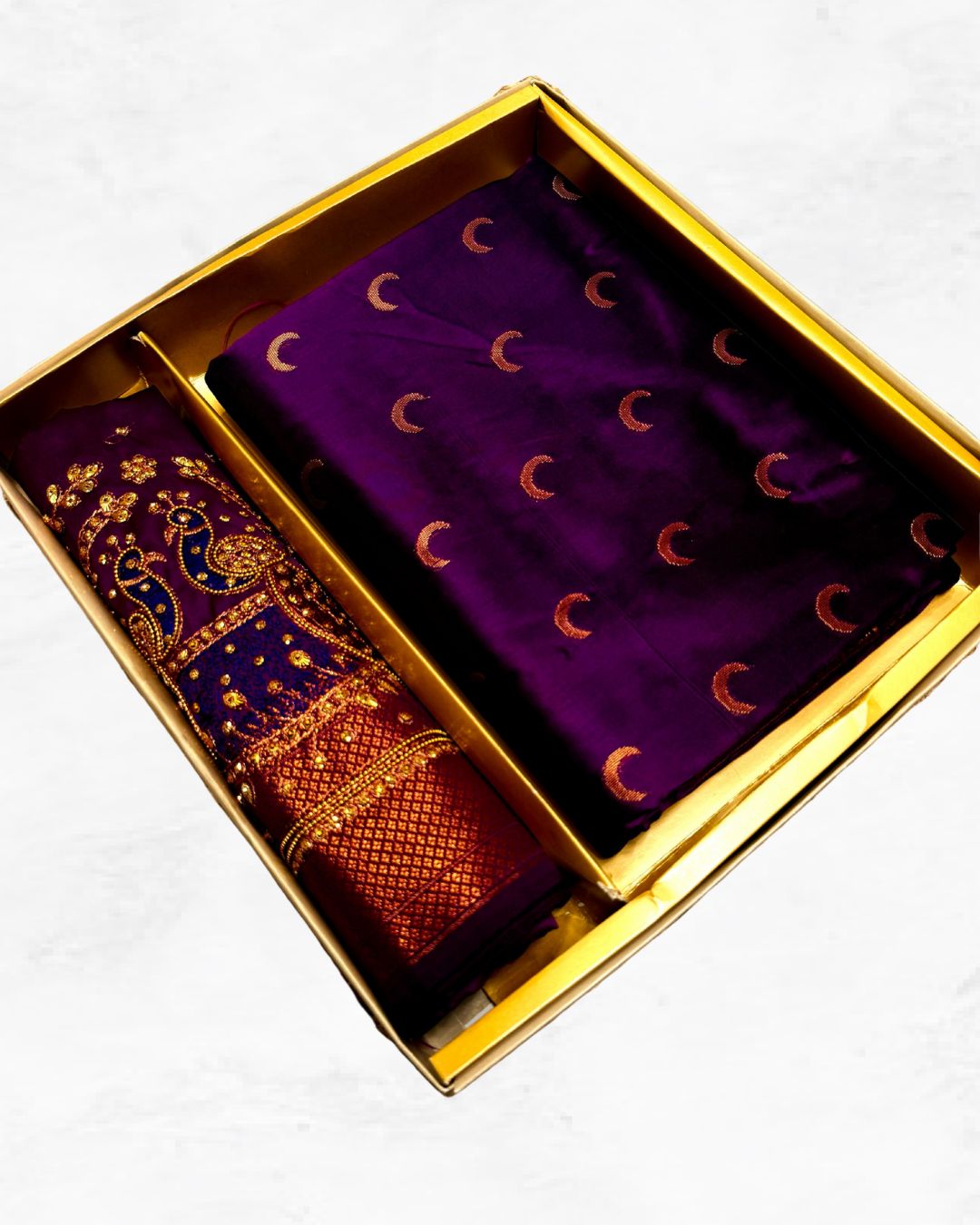 Handmade Chandrakala Kalanjali Paithani with Handwoven Aariwork Blouse - Kalavya